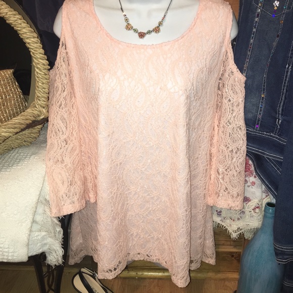 Elle Mode Pink lace cold shoulder NWT top - Picture 14 of 16